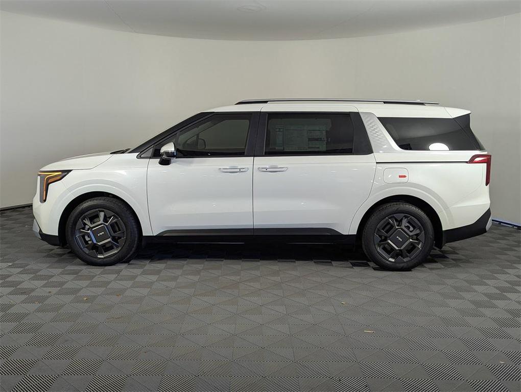 new 2026 Kia Carnival Hybrid car, priced at $45,020