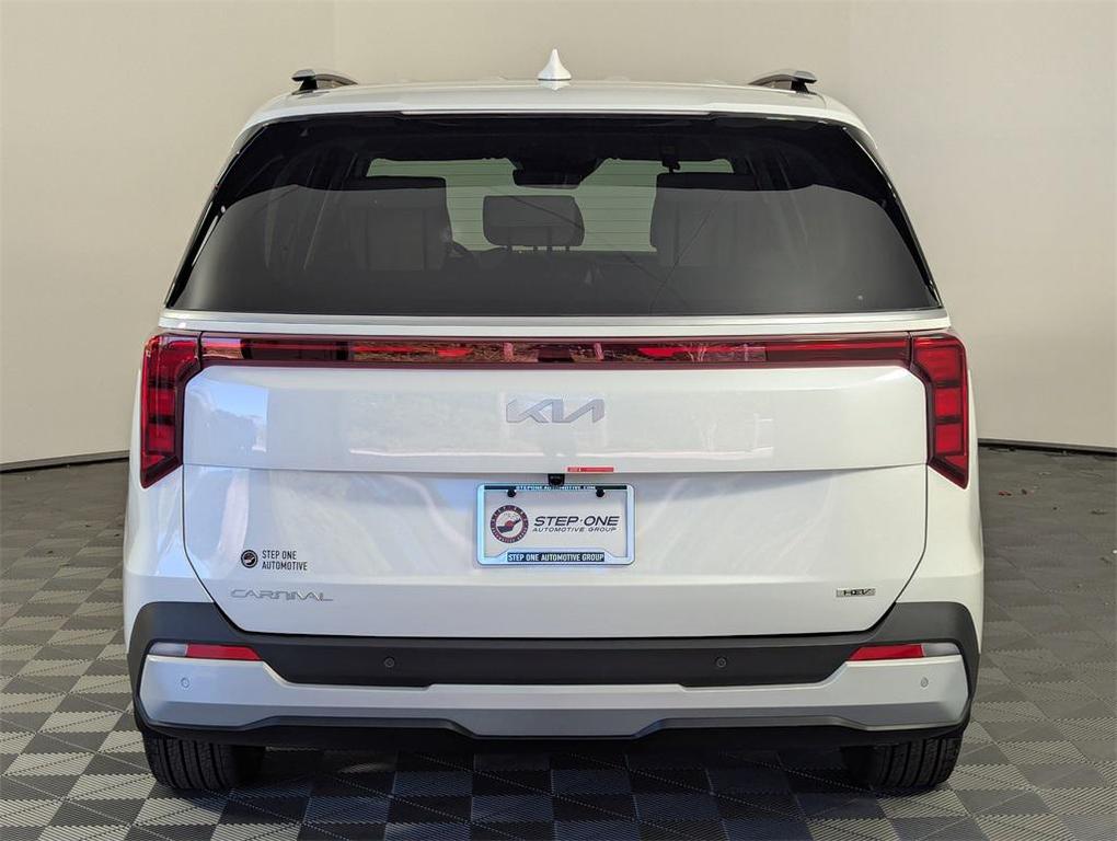 new 2026 Kia Carnival Hybrid car, priced at $45,020