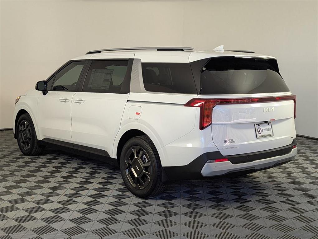 new 2026 Kia Carnival Hybrid car, priced at $45,020