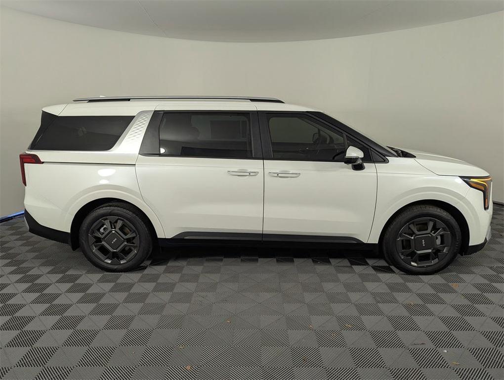 new 2026 Kia Carnival Hybrid car, priced at $45,020