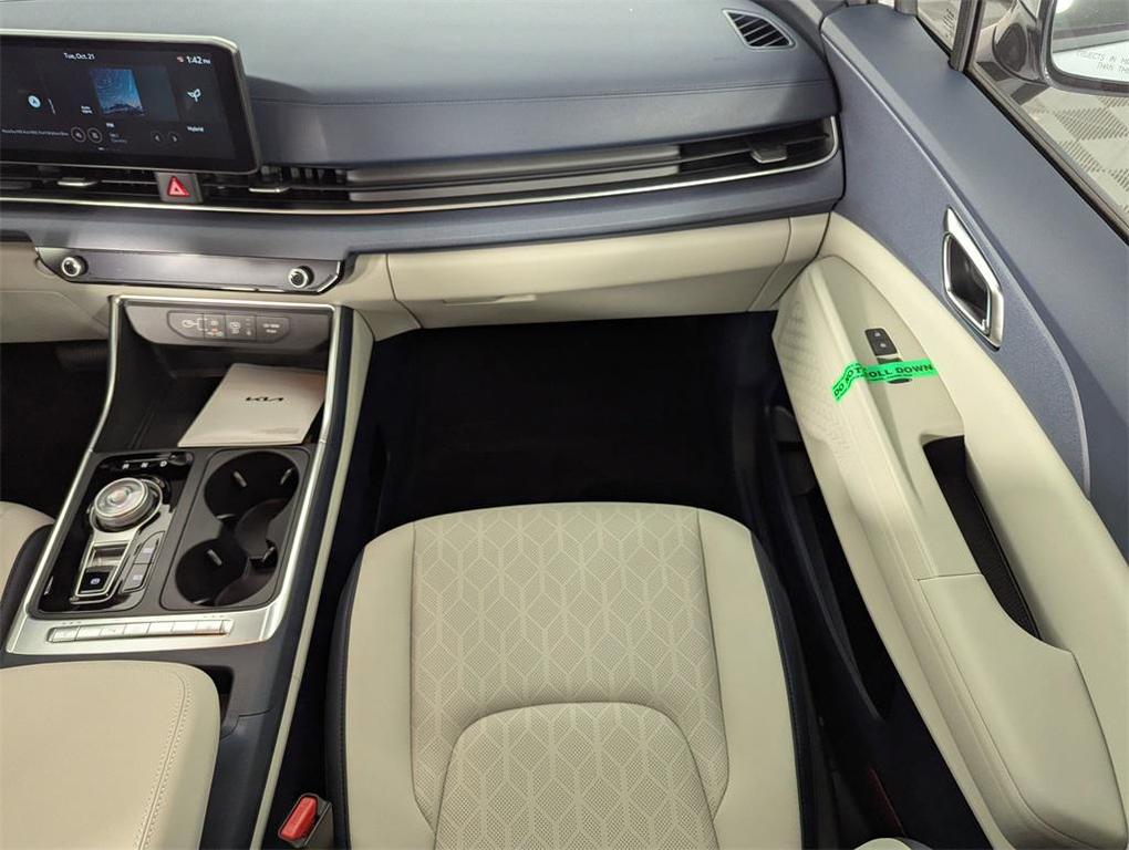 new 2026 Kia Carnival Hybrid car, priced at $45,020