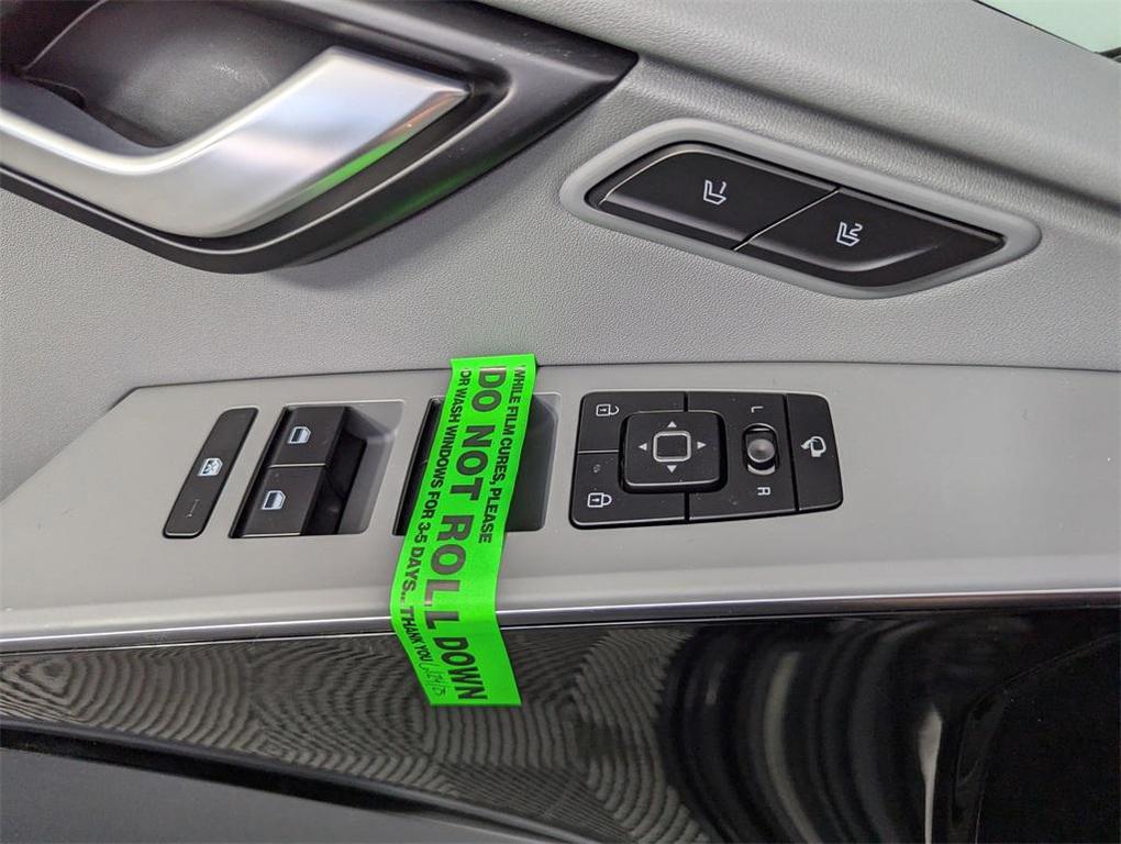 new 2025 Kia Niro car, priced at $30,343