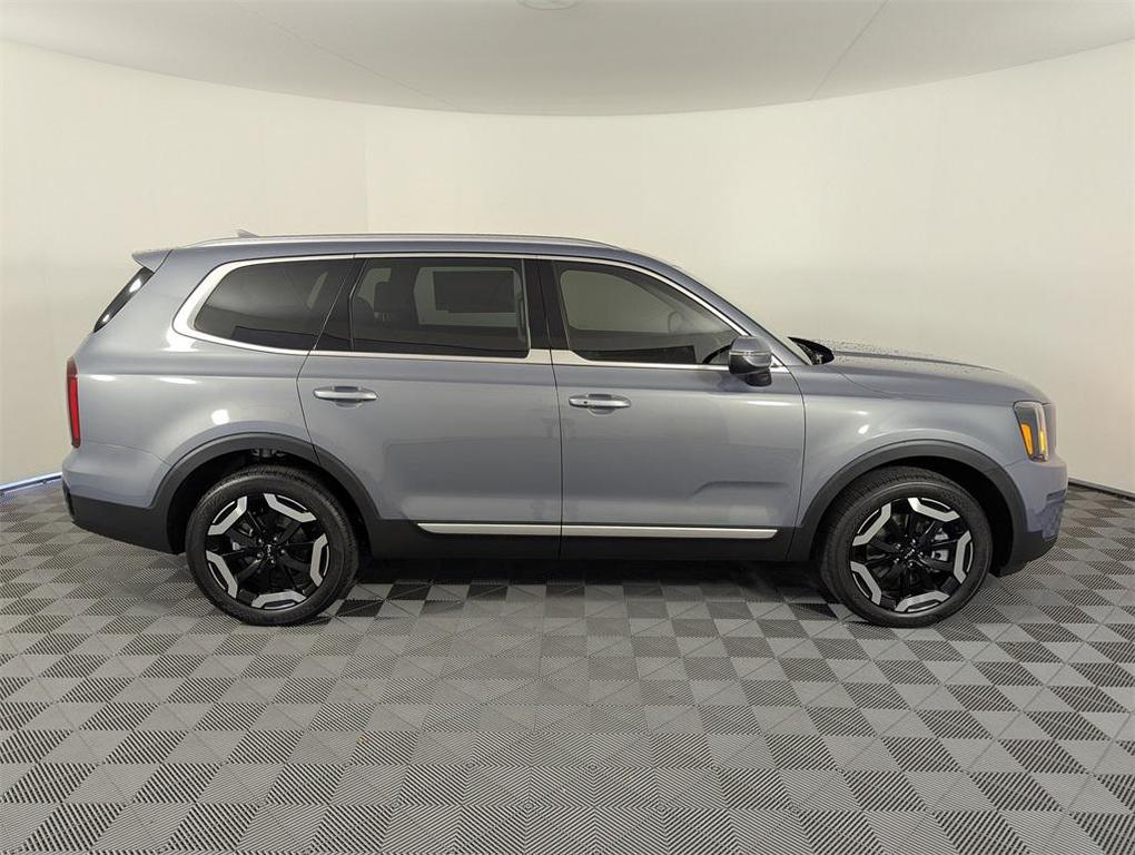 new 2025 Kia Telluride car, priced at $39,675