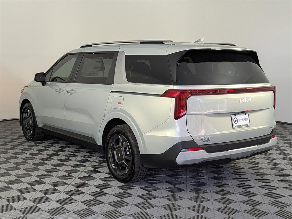 new 2026 Kia Carnival Hybrid car, priced at $44,760