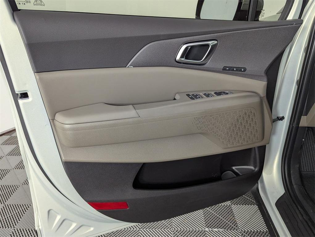 new 2026 Kia Carnival Hybrid car, priced at $44,760