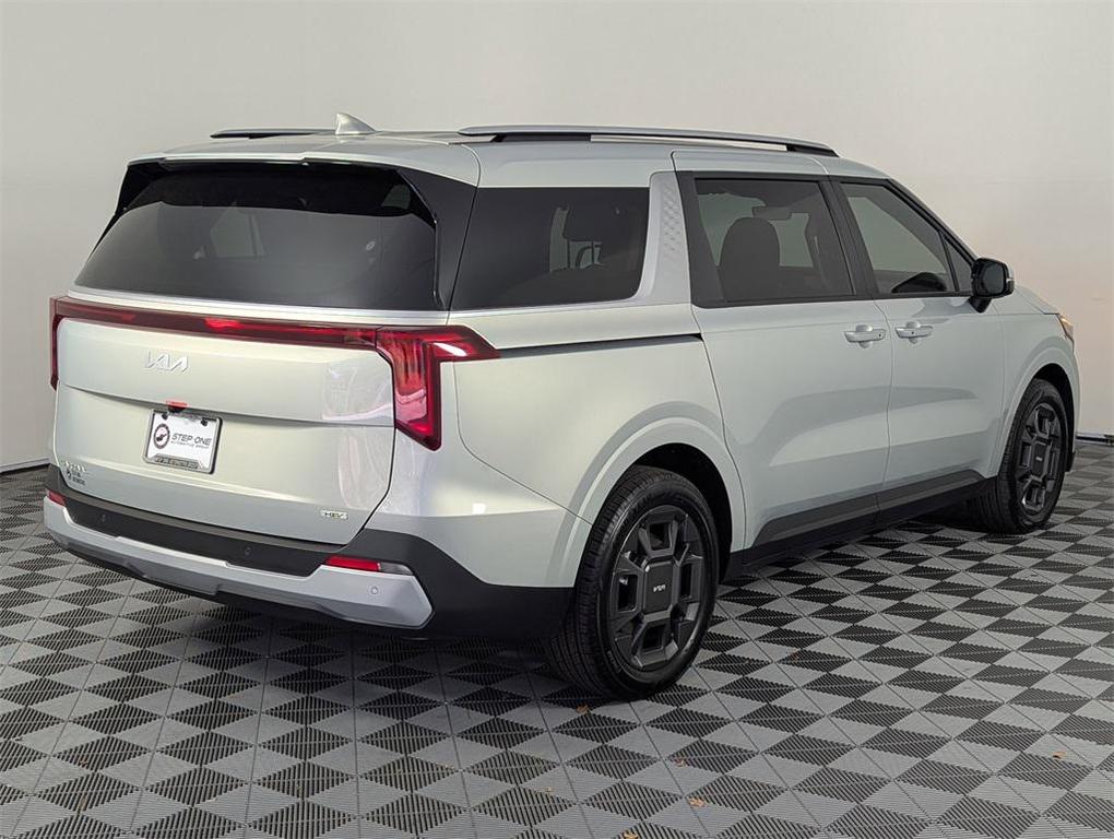 new 2026 Kia Carnival Hybrid car, priced at $44,760