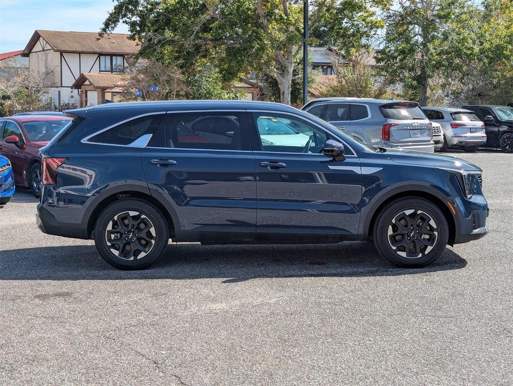 new 2025 Kia Sorento car, priced at $37,365
