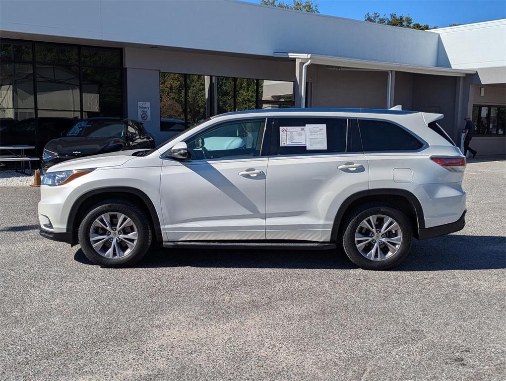 used 2015 Toyota Highlander car, priced at $16,702