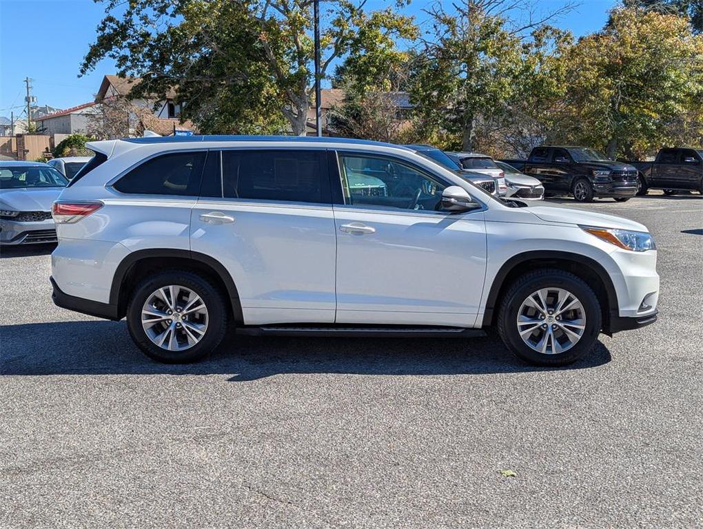 used 2015 Toyota Highlander car, priced at $16,702