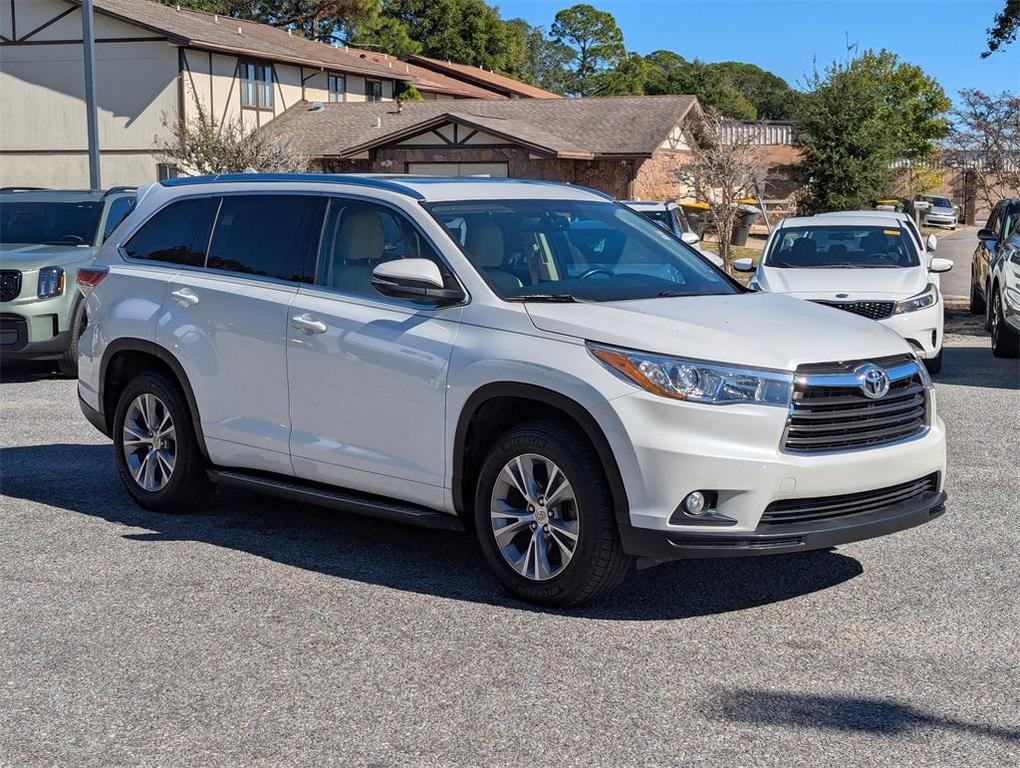 used 2015 Toyota Highlander car, priced at $16,702