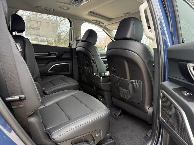 new 2025 Kia Telluride car, priced at $41,205