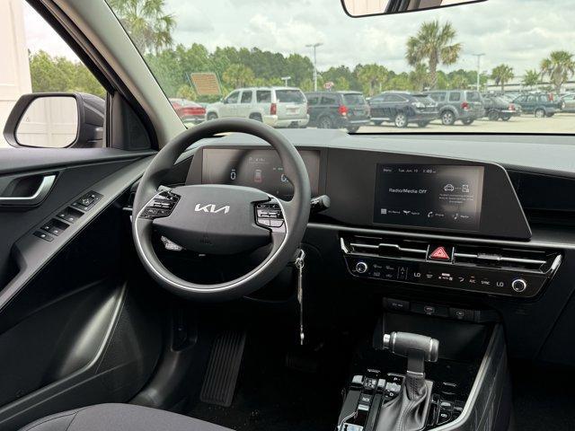 new 2025 Kia Niro car
