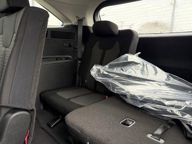 new 2025 Kia Sorento car, priced at $32,837