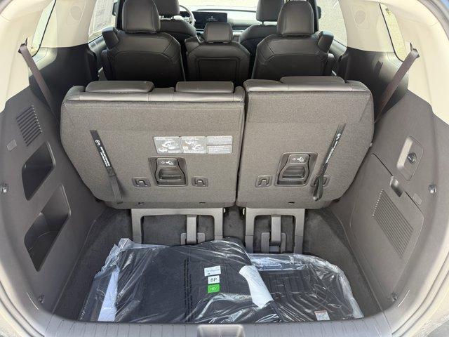 new 2025 Kia Carnival Hybrid car, priced at $43,150