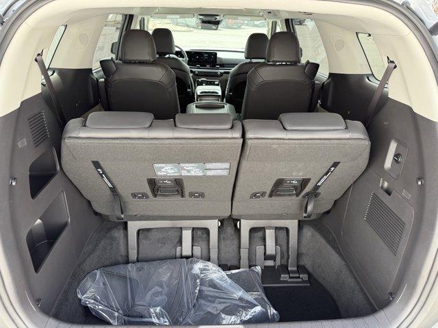 new 2025 Kia Carnival car