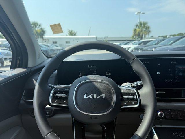 new 2025 Kia Carnival car, priced at $40,400