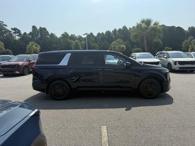 new 2025 Kia Carnival car, priced at $40,400