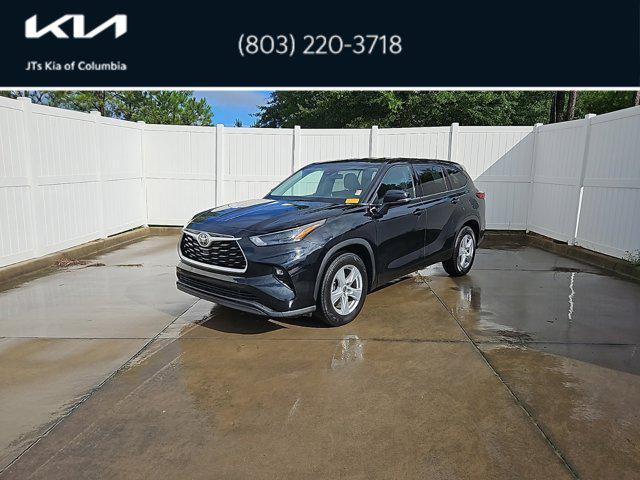 used 2022 Toyota Highlander car, priced at $27,990