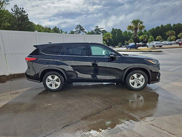 used 2022 Toyota Highlander car, priced at $27,990