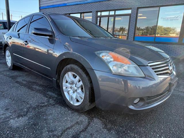 used 2009 Nissan Altima car, priced at $5,900