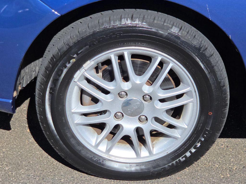 used 2005 Ford Focus car, priced at $4,488