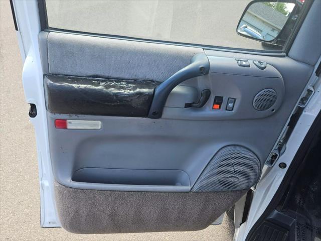 used 2000 GMC Safari car, priced at $7,988