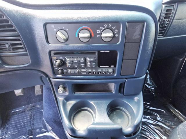 used 2000 GMC Safari car, priced at $7,988