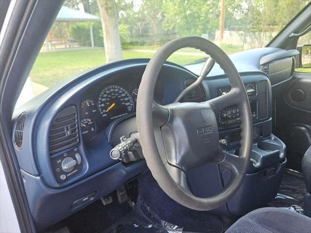 used 2000 GMC Safari car, priced at $7,988