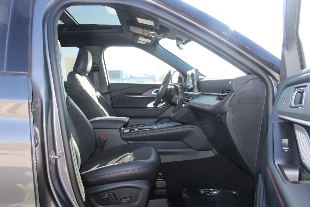 new 2025 Ford Explorer car, priced at $61,860