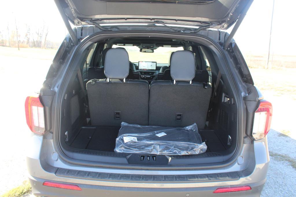 new 2025 Ford Explorer car, priced at $61,860