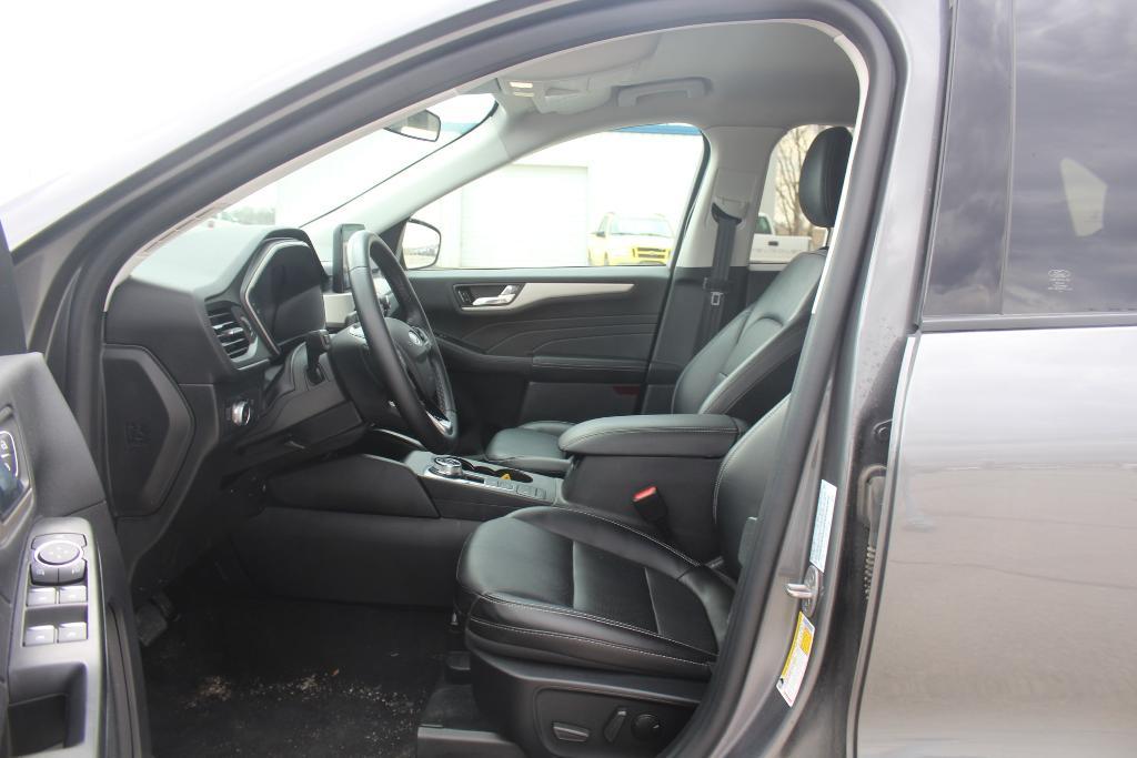 used 2022 Ford Escape car, priced at $23,066