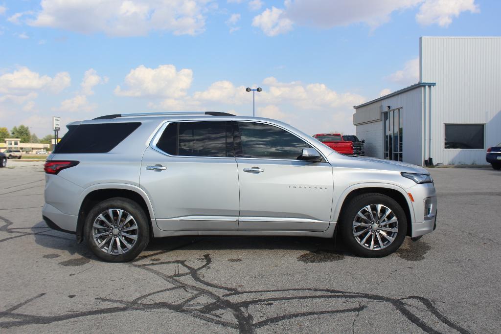 used 2022 Chevrolet Traverse car, priced at $32,990