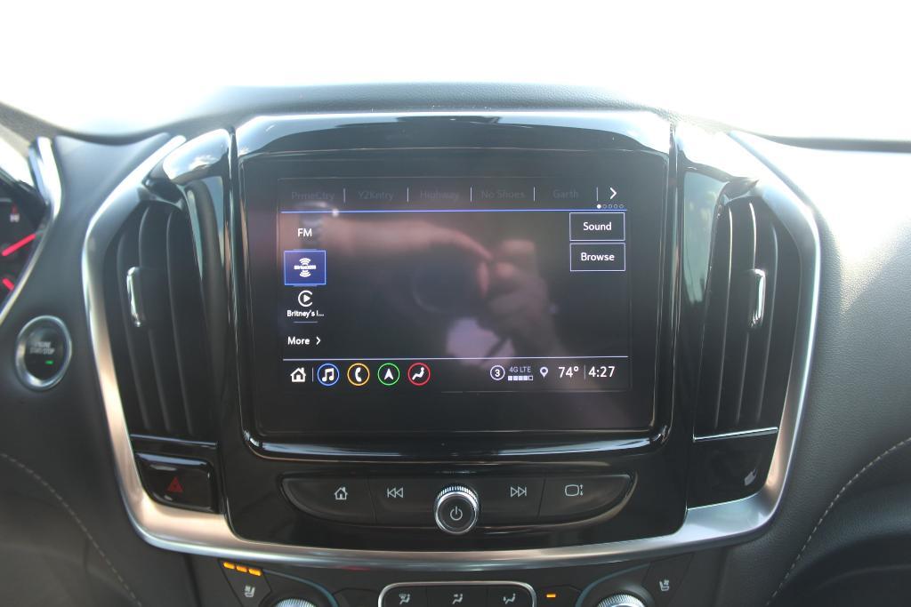 used 2022 Chevrolet Traverse car, priced at $32,990