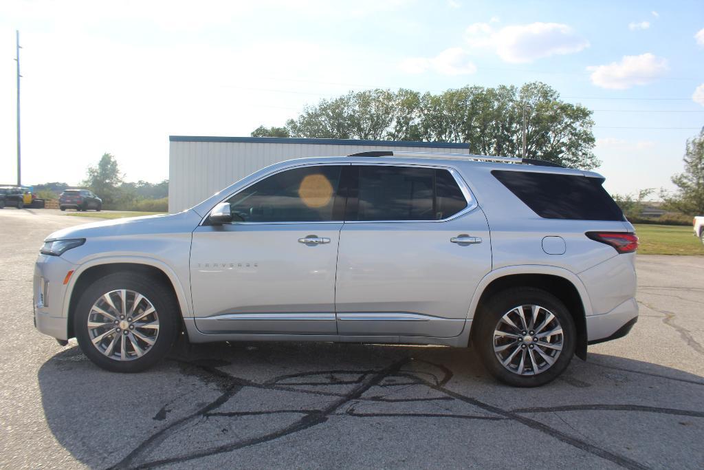 used 2022 Chevrolet Traverse car, priced at $32,990