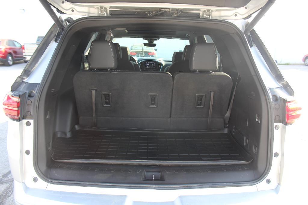 used 2022 Chevrolet Traverse car, priced at $32,990