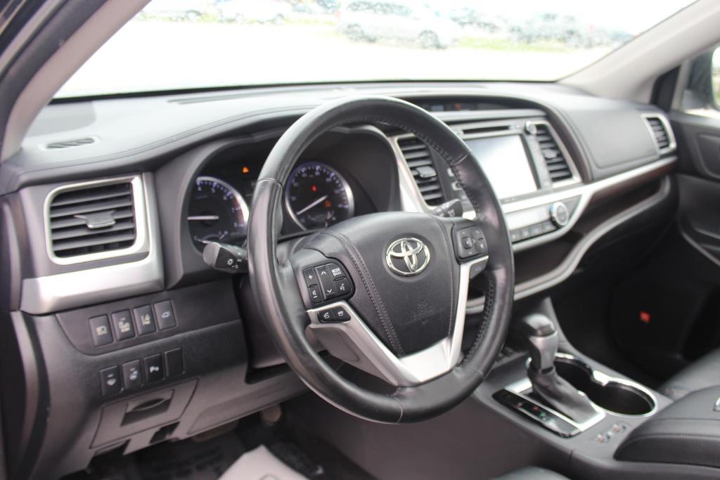 used 2015 Toyota Highlander car, priced at $16,997