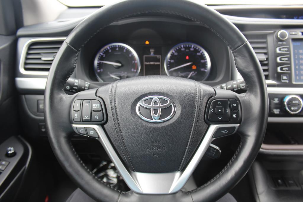 used 2015 Toyota Highlander car, priced at $16,997