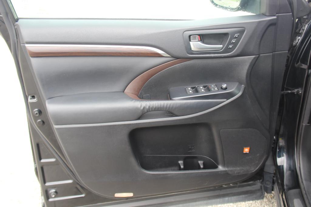 used 2015 Toyota Highlander car, priced at $16,997