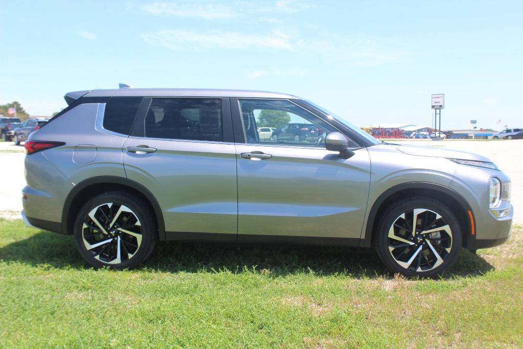 used 2022 Mitsubishi Outlander car, priced at $21,414