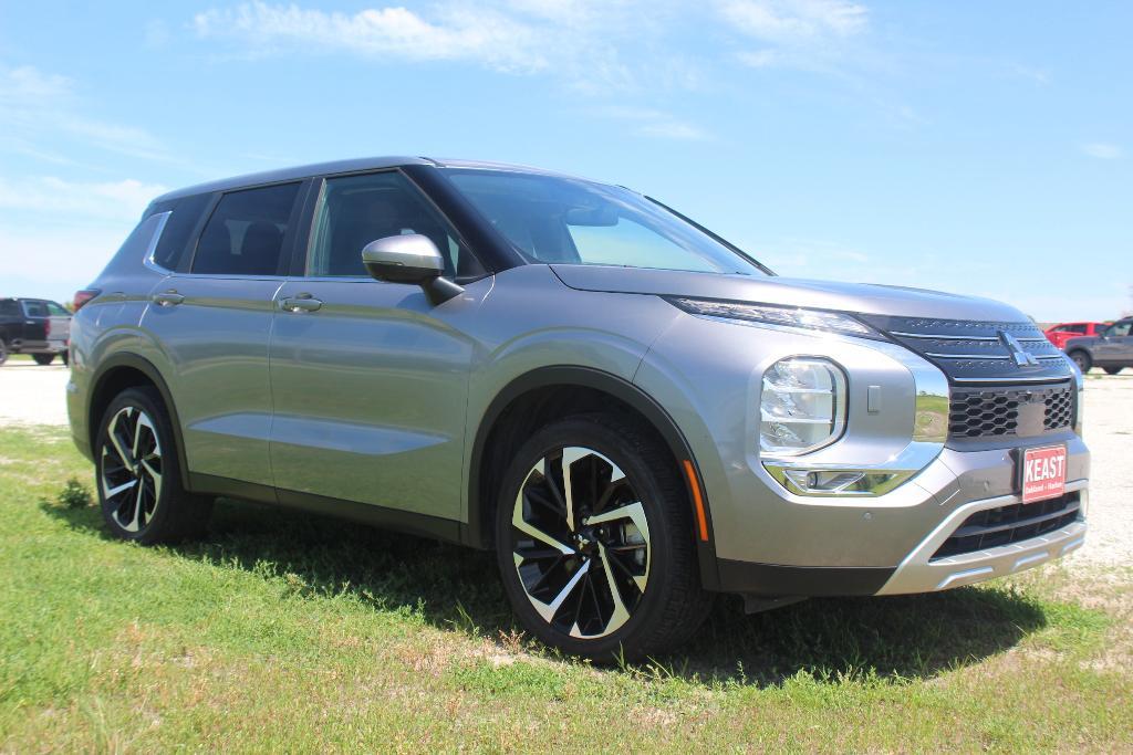 used 2022 Mitsubishi Outlander car, priced at $21,414