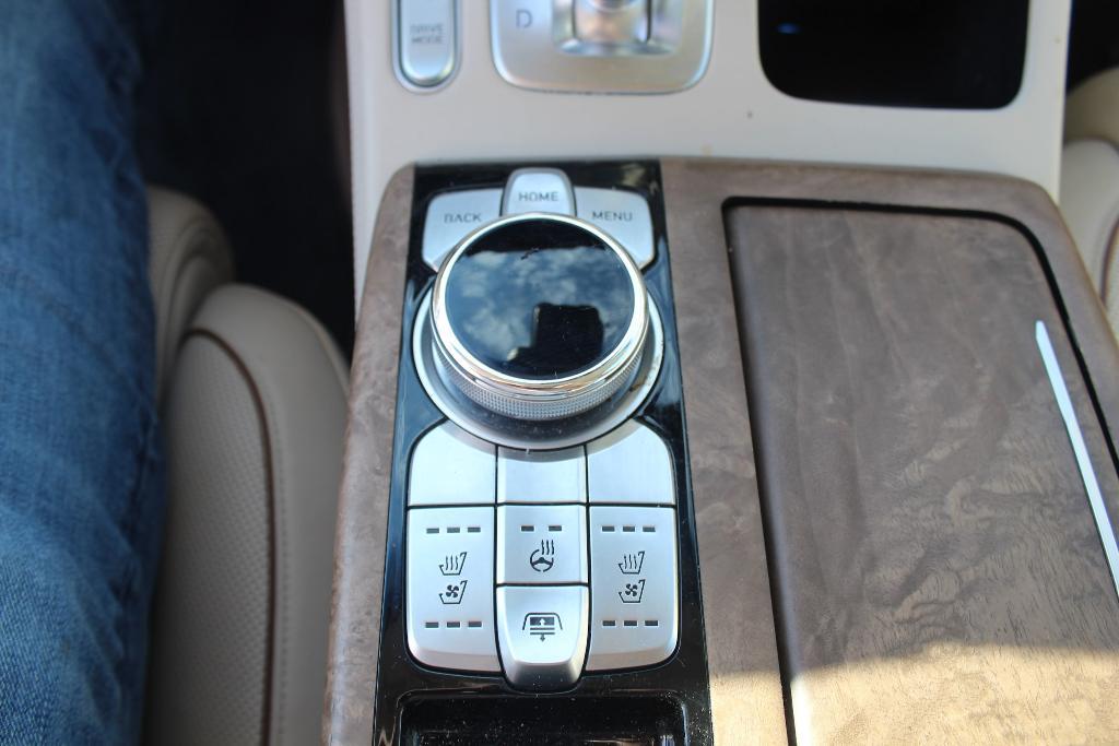 used 2020 Genesis G90 car, priced at $29,990