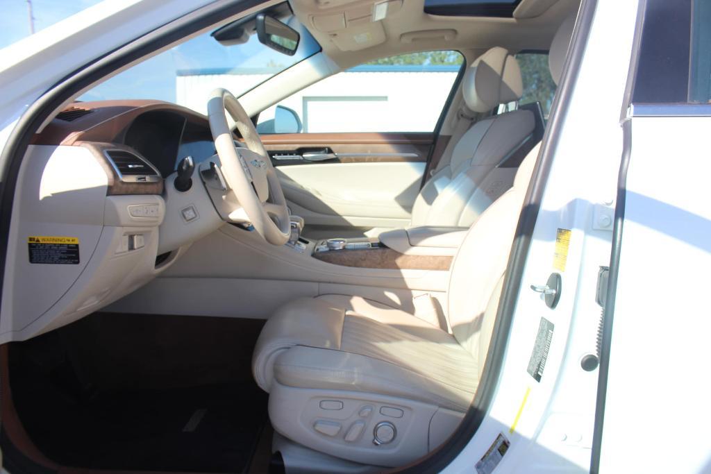 used 2020 Genesis G90 car, priced at $29,990