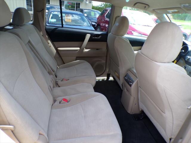 used 2012 Toyota Highlander car, priced at $13,880