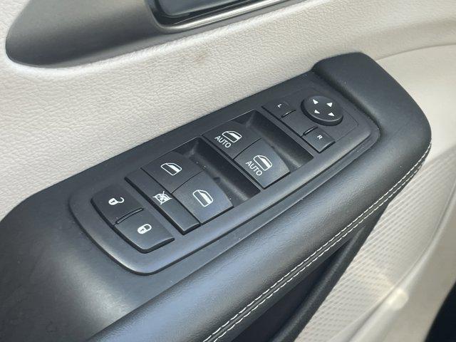 used 2023 Chrysler Pacifica Hybrid car, priced at $24,800