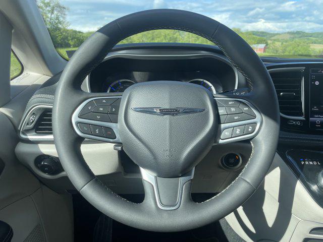 used 2023 Chrysler Pacifica Hybrid car, priced at $24,800