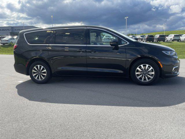 used 2023 Chrysler Pacifica Hybrid car, priced at $24,800