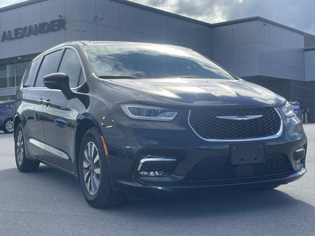 used 2023 Chrysler Pacifica Hybrid car, priced at $25,500