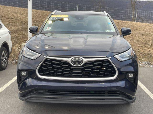 used 2020 Toyota Highlander car, priced at $32,000