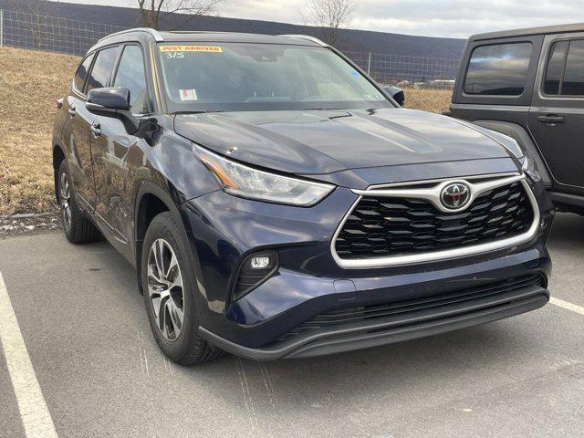 used 2020 Toyota Highlander car, priced at $32,000