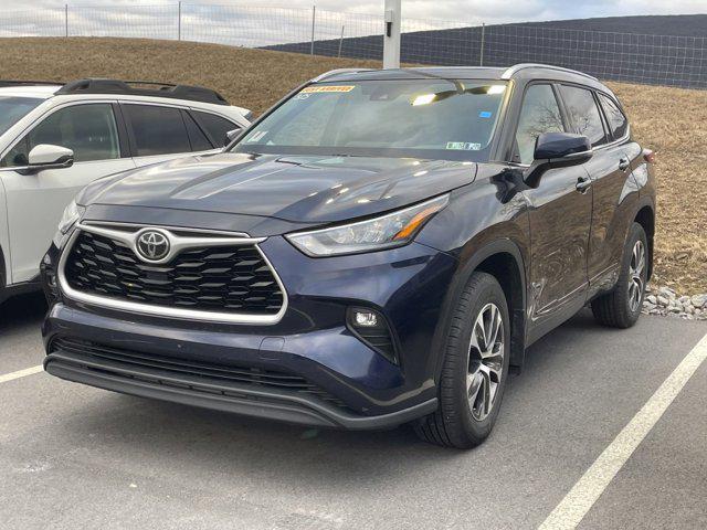 used 2020 Toyota Highlander car, priced at $32,000